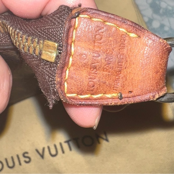 Authentic Louis Vuitton Old style vintage accessories pochette - Picture 7 of 9